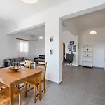 Family House For 5 By Tinosstay *