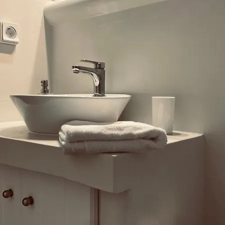 1 Bed-3 Guests-pets-private Terrace-sea Views