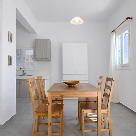 Vakantiehuis Family House For 3 By Tinosstay *